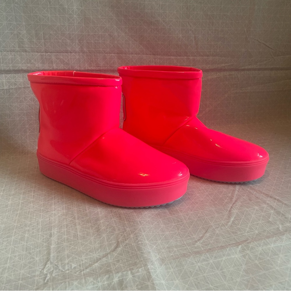 Chiara Ferragni Eyelike Ankle Boots in Bright Pink Patent 36